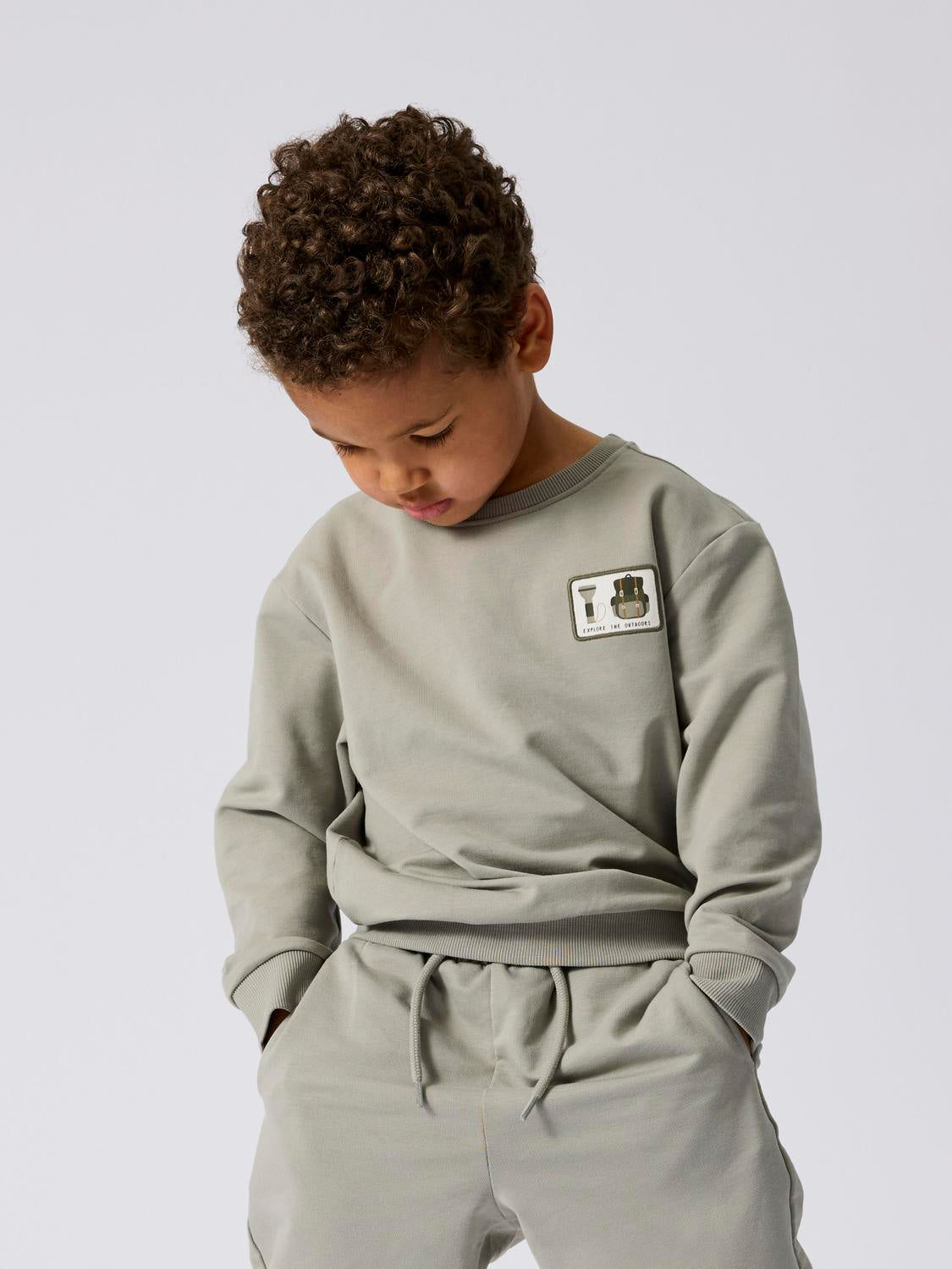 Felpa a Maniche Lunghe Fred Junior con Orlo a Coste e Dettaglio Ricamato